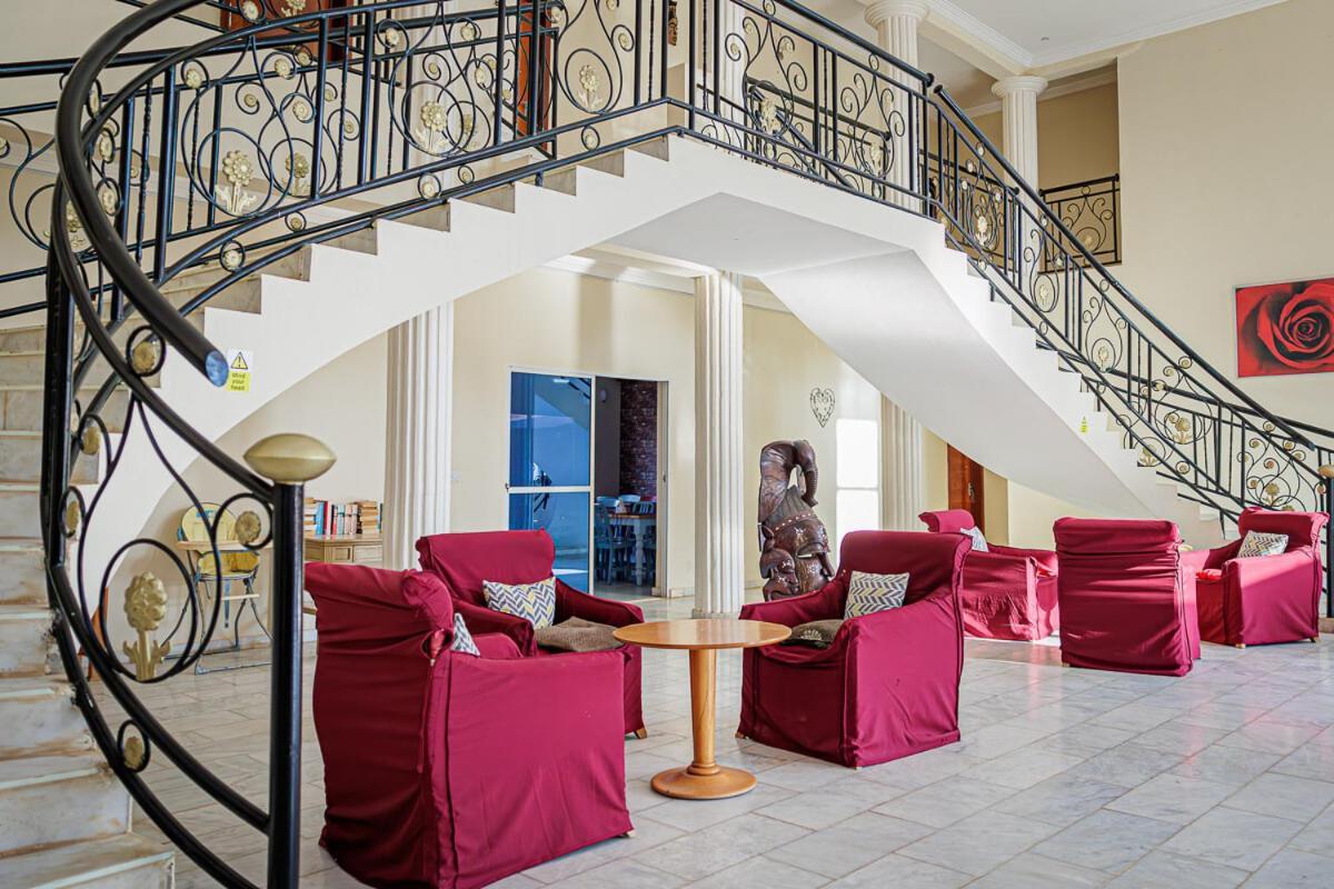 Ocean Villa Heights Brufut Exterior photo